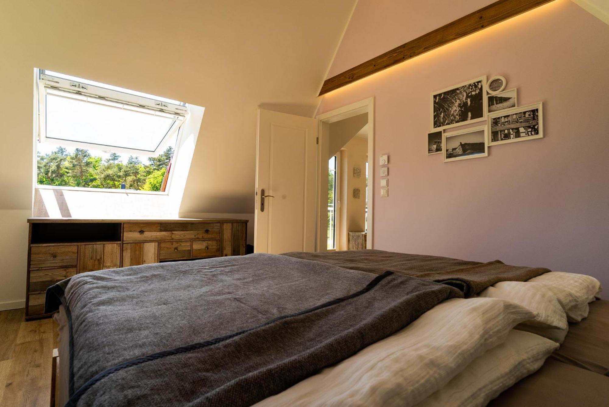 Luxusferienhaus Fuchsbau - Mit Netflix, Playstation, Sauna, Sportraum Und Kamin Zirchow Room photo