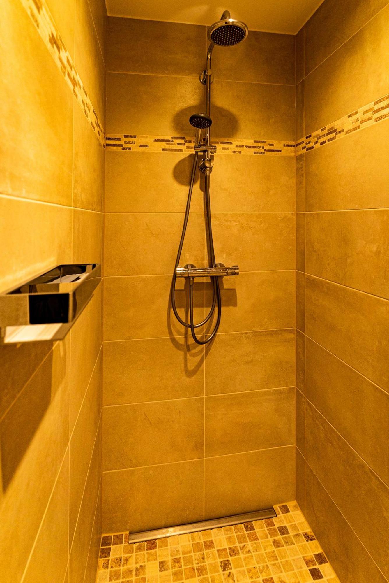 Luxusferienhaus Fuchsbau - Mit Netflix, Playstation, Sauna, Sportraum Und Kamin Zirchow Room photo